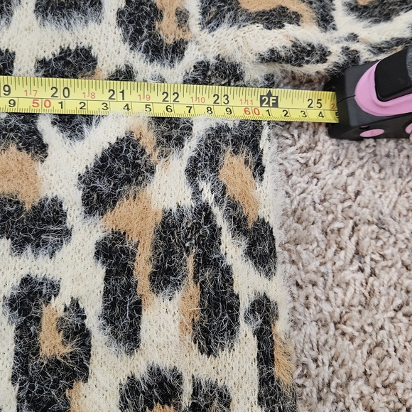 Blank NYC Leopard Print Fuzzy Cardigan - Picture 4 of 4